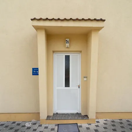 Διαμέρισμα In *